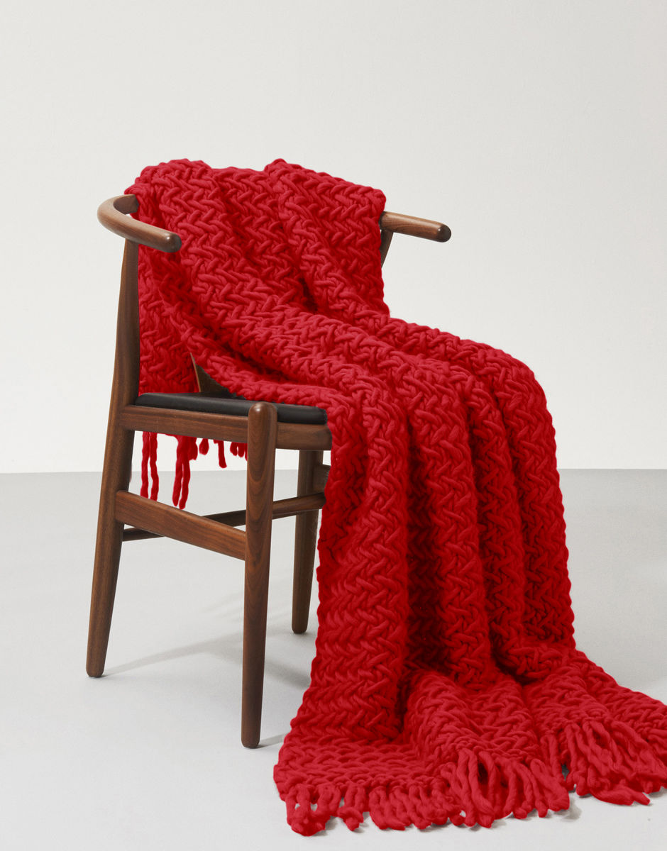 Koselig Blanket Lipstick Red
