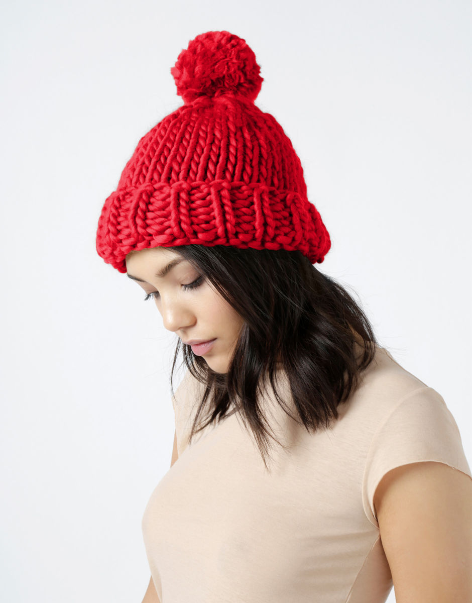 Lucy Beanie Lipstick Red