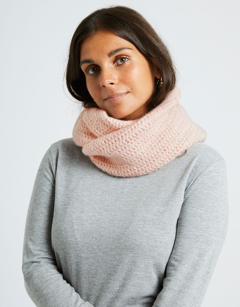 Cherish Snood Cameo Rose