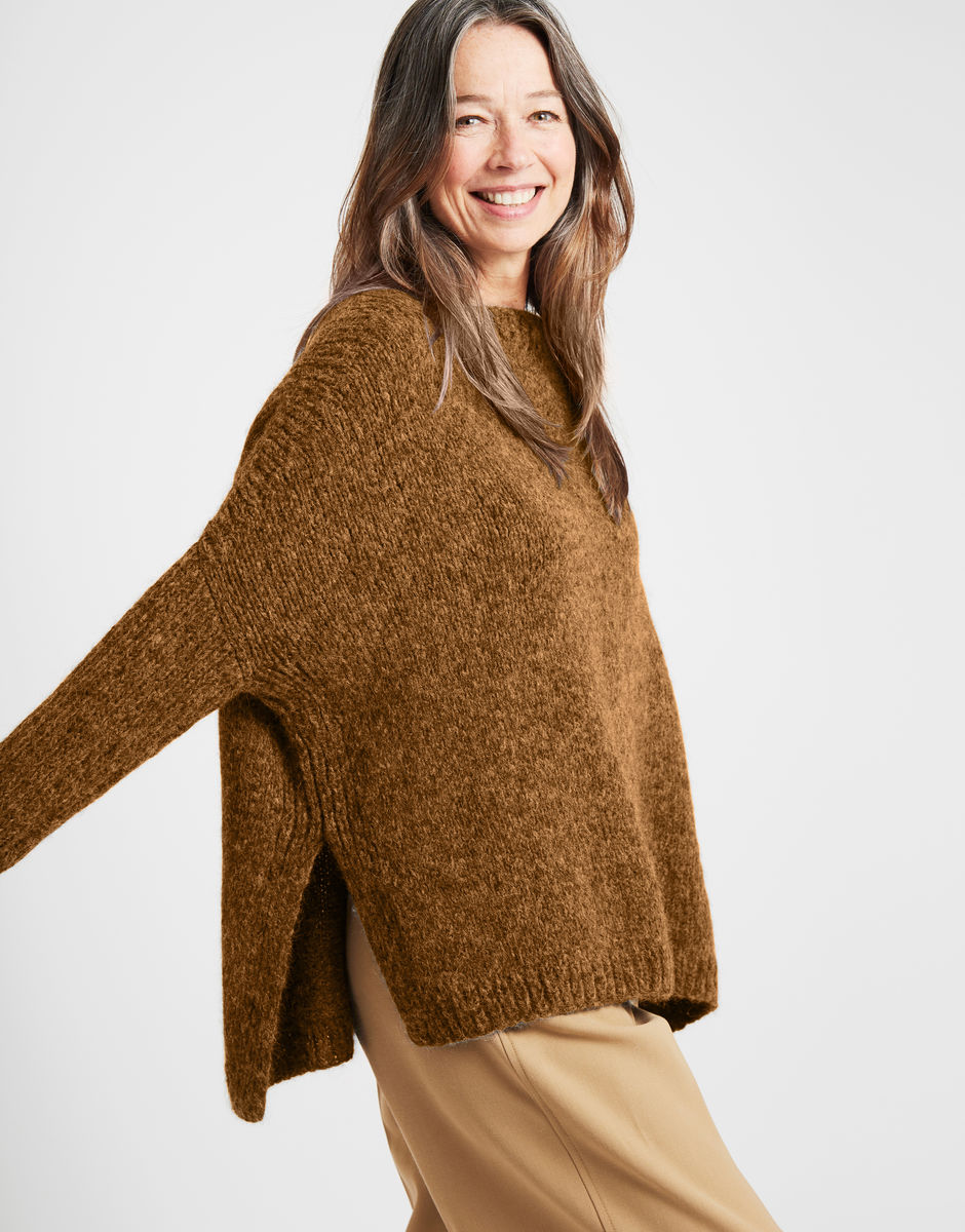 Happy Land Pullover Brown Sugar