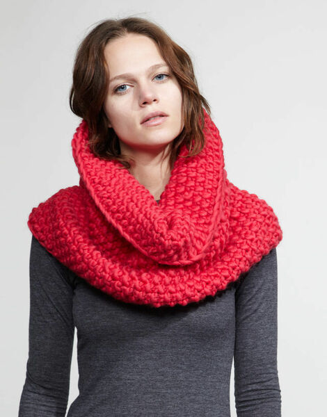 Snuggle Up Snood Pattern