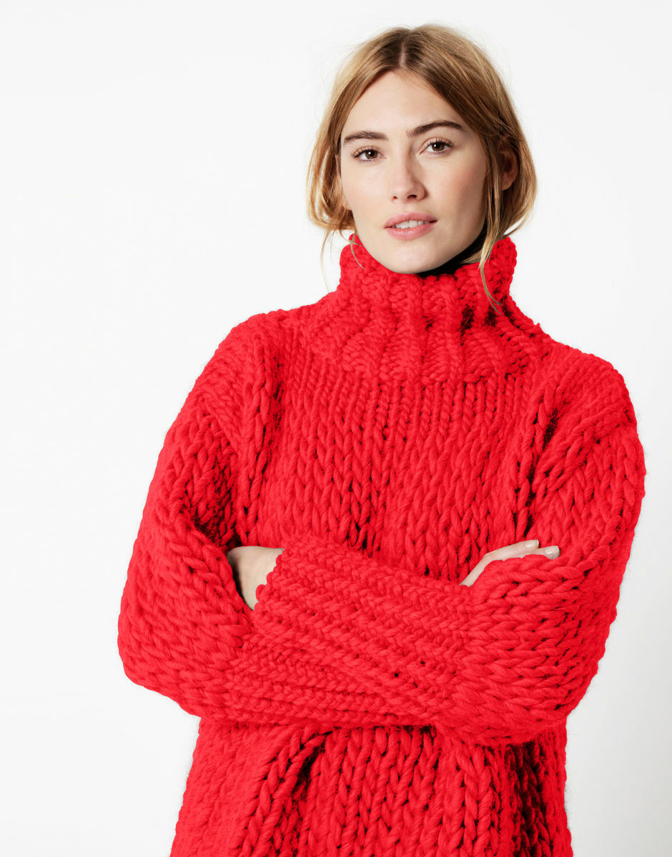 Sonic Pullover Lipstick Red