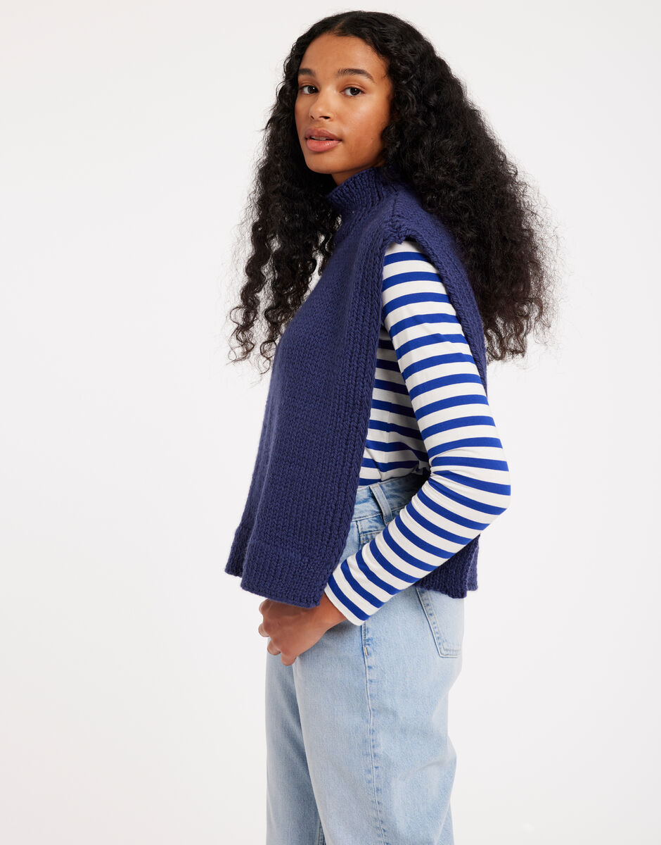 Skyfall Bib