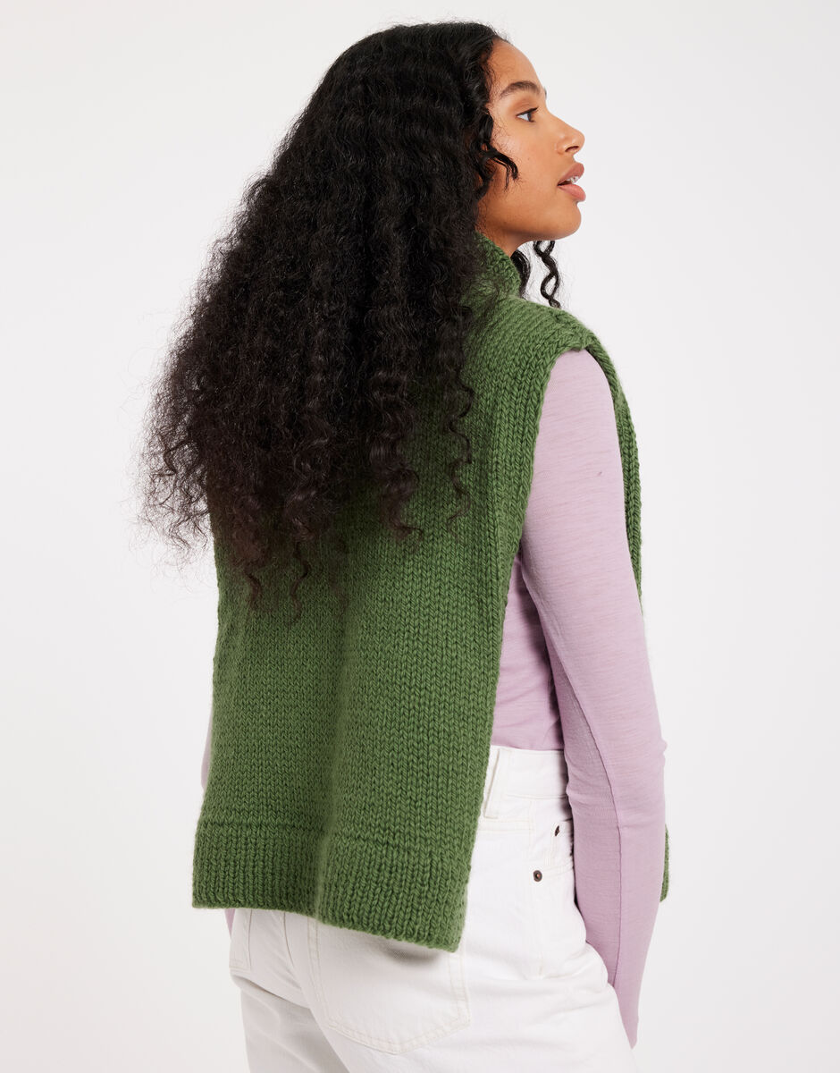 Skyfall Bib
